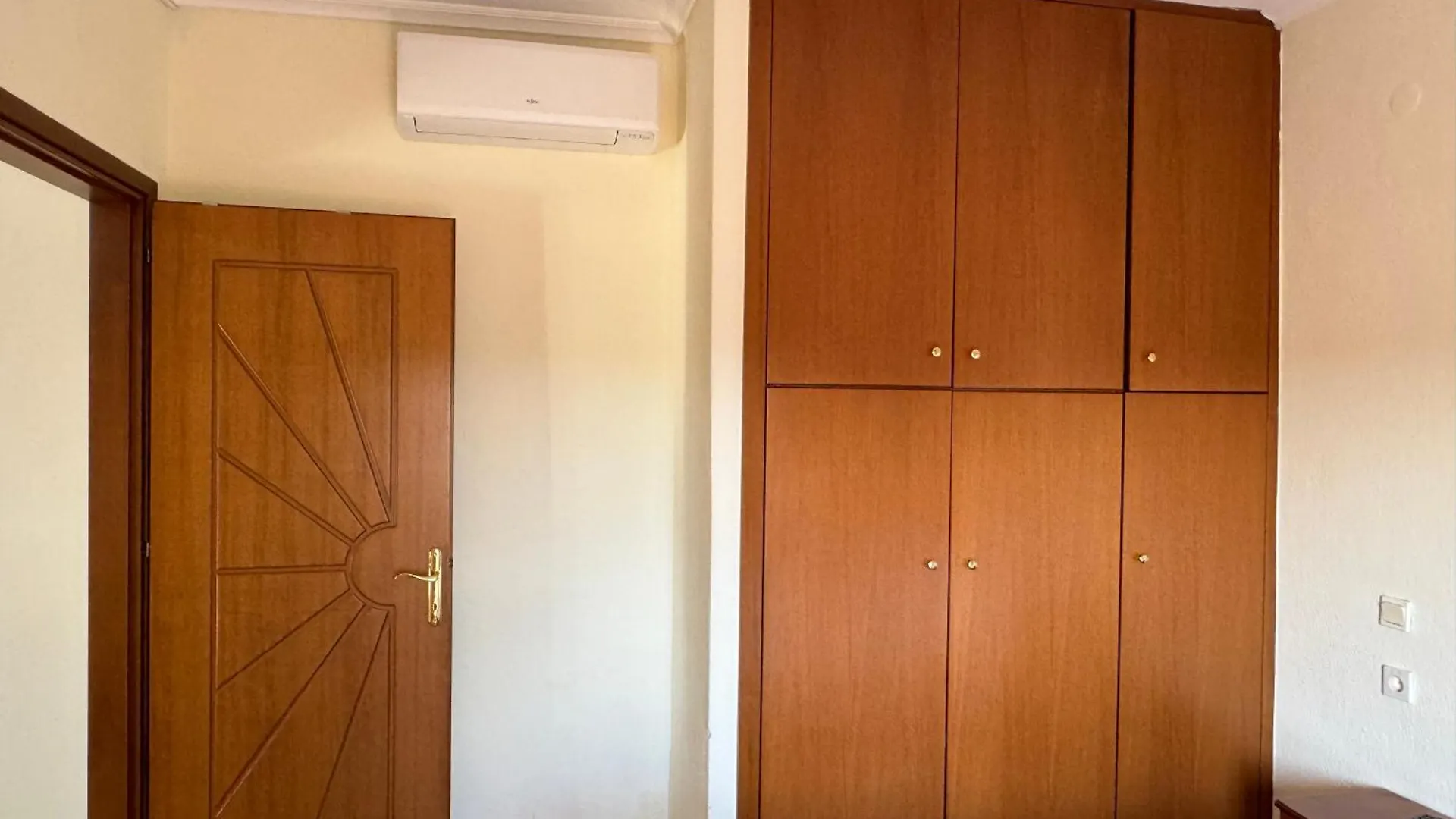 Caryatis Ntoridis Studios & Apartments In Afitos