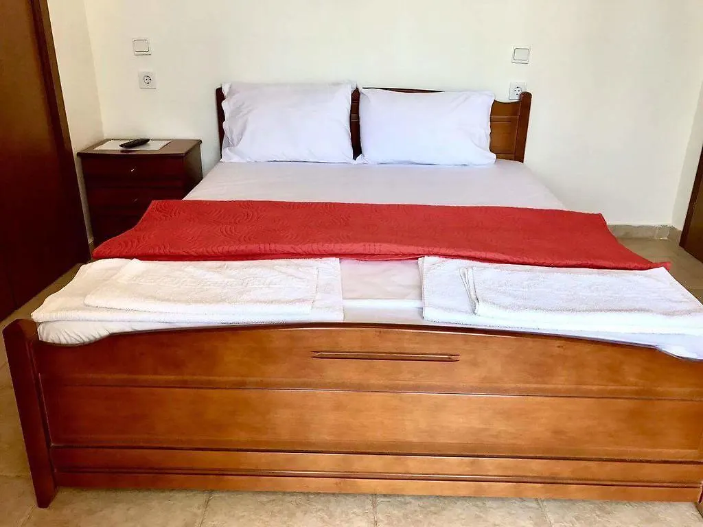 Caryatis Ntoridis Studios & Apartments In Afitos